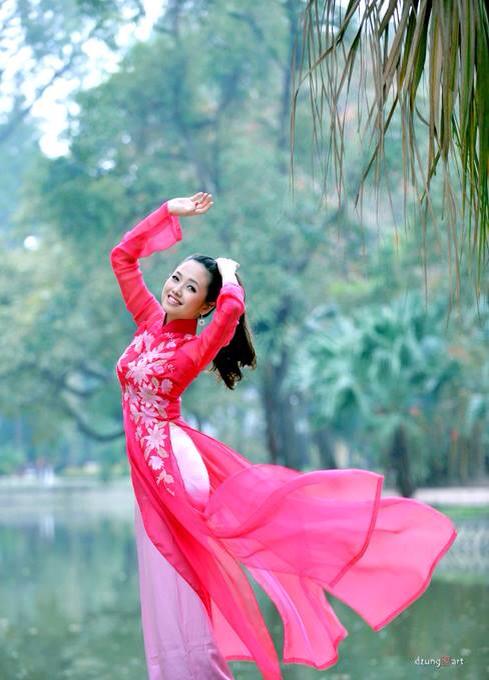 Vẻ đẹp gợi cảm của Ngọc Trang - nữ MC VTV công khai yêu đồng giới Vẻ đẹp gợi cảm của Ngọc Trang - nữ MC VTV công khai yêu đồng giới